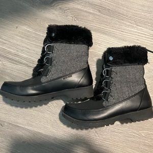 Snow boots